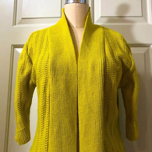 Monterey Bay Chartreuse 💯 Cotton Cardigan Sweater Size Medium - Picture 2 of 10
